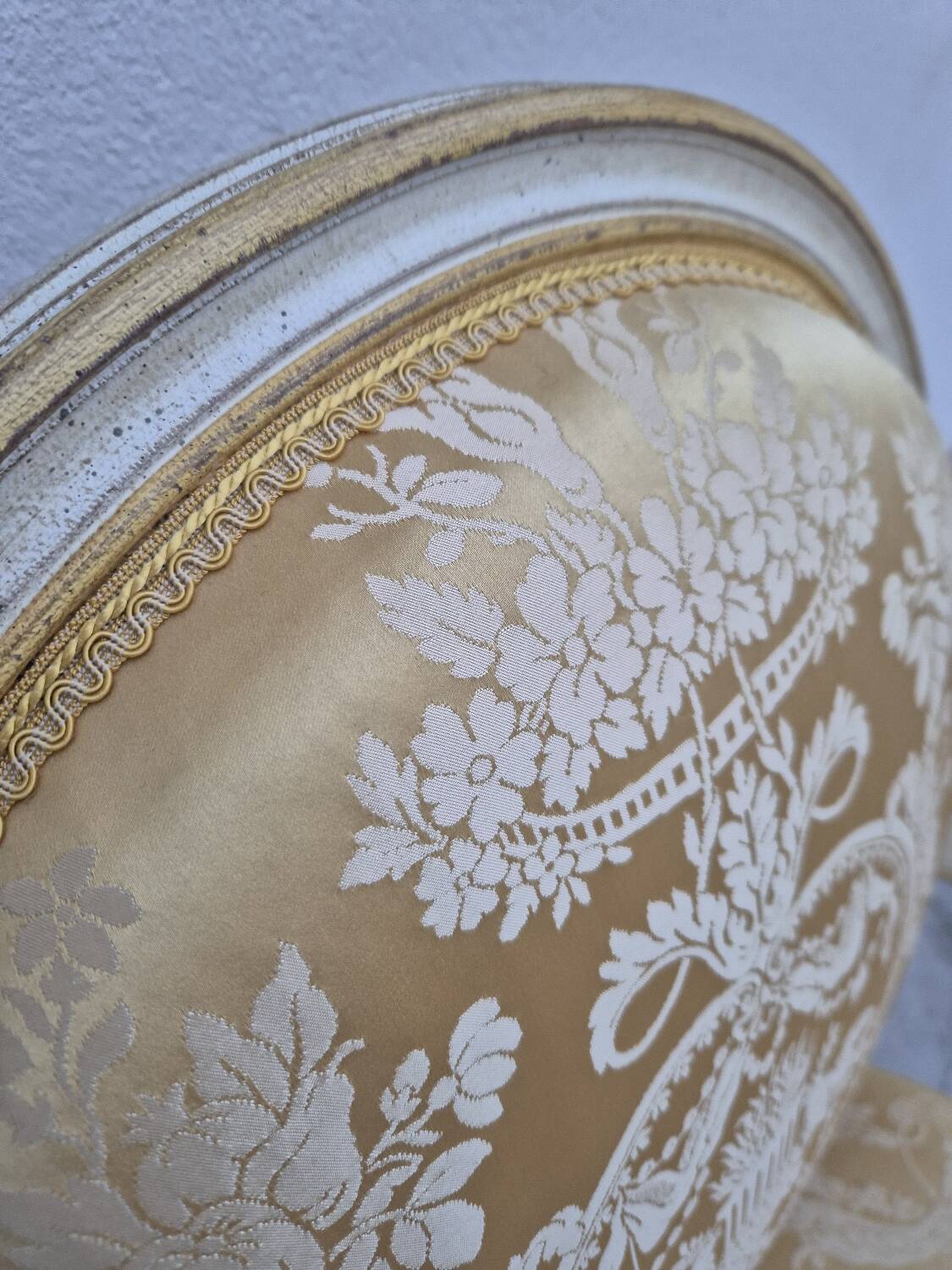 Louis XVI style cabriolet armchair with decorated medallion