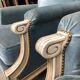 Paire de fauteuils de salon de style Louis XVI
