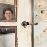 Furniture of trade showcase, around 1900.