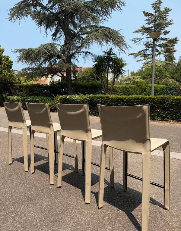 4 chaises de bar Cab Cassina de Mario Bellini