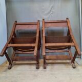 Paire de fauteuils style médiéval en cuir