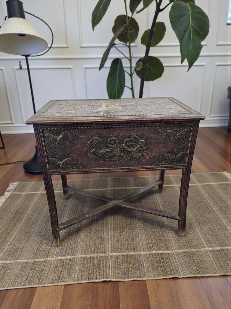 Vintage wooden side table / accent table with copper detail