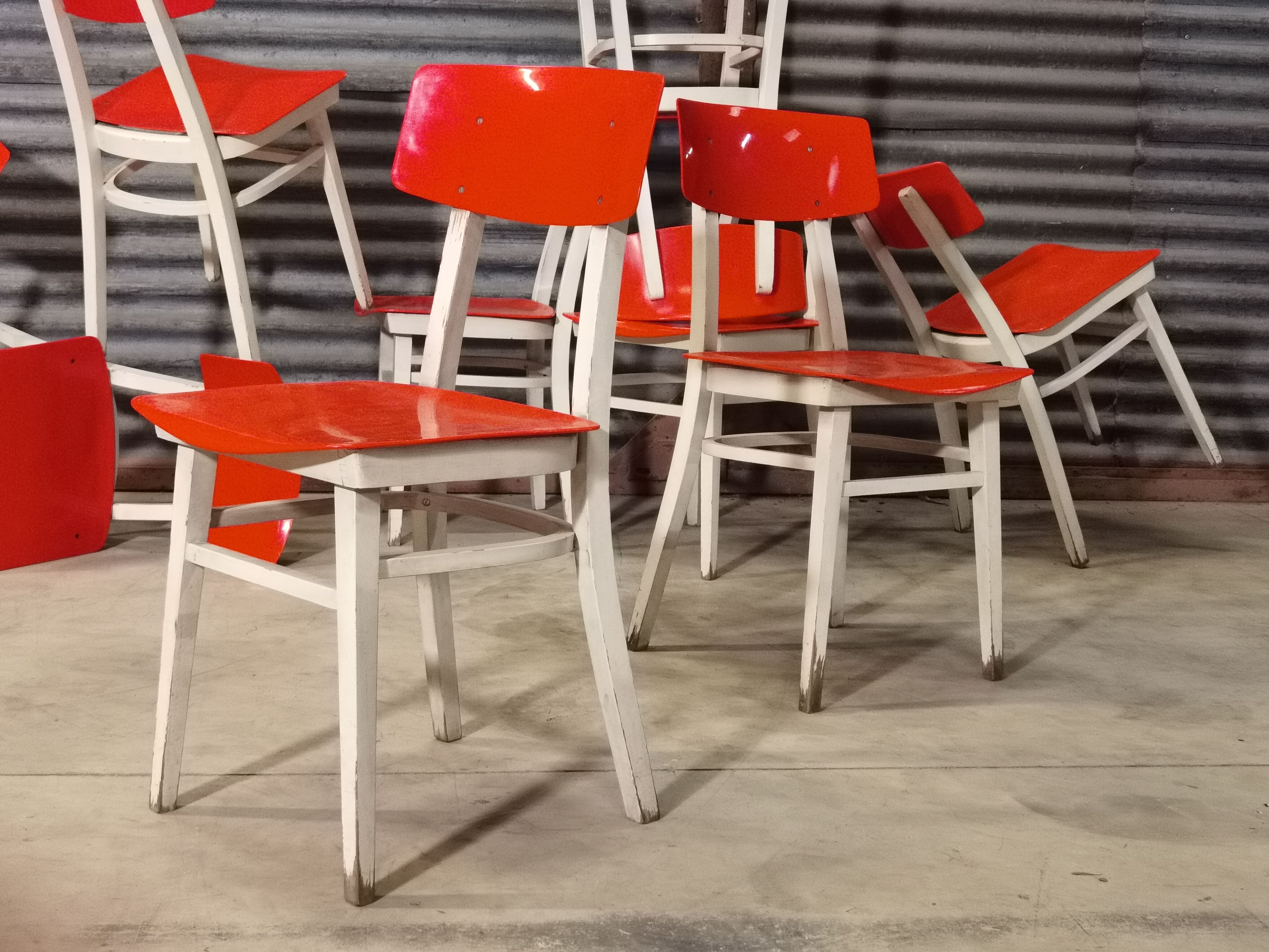 Lot de 11 chaises Ton