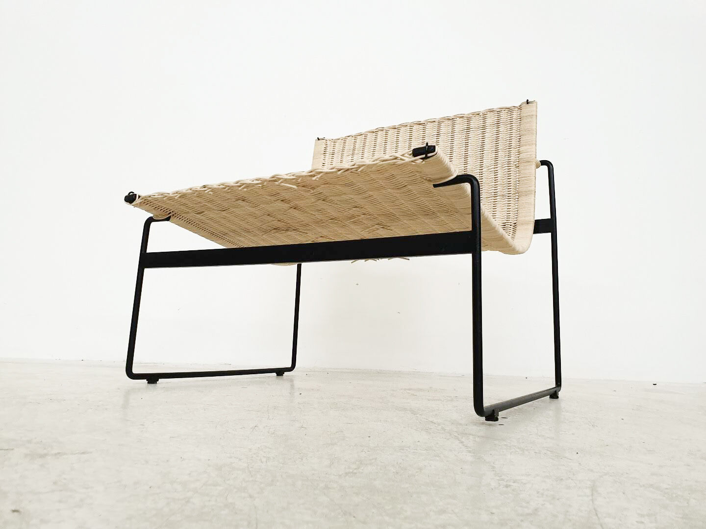 Chauffeuses en rotin de Gregorio Vicente Cortes et Luis Onsurbe pour Metz and Co, design néerlandais 1961