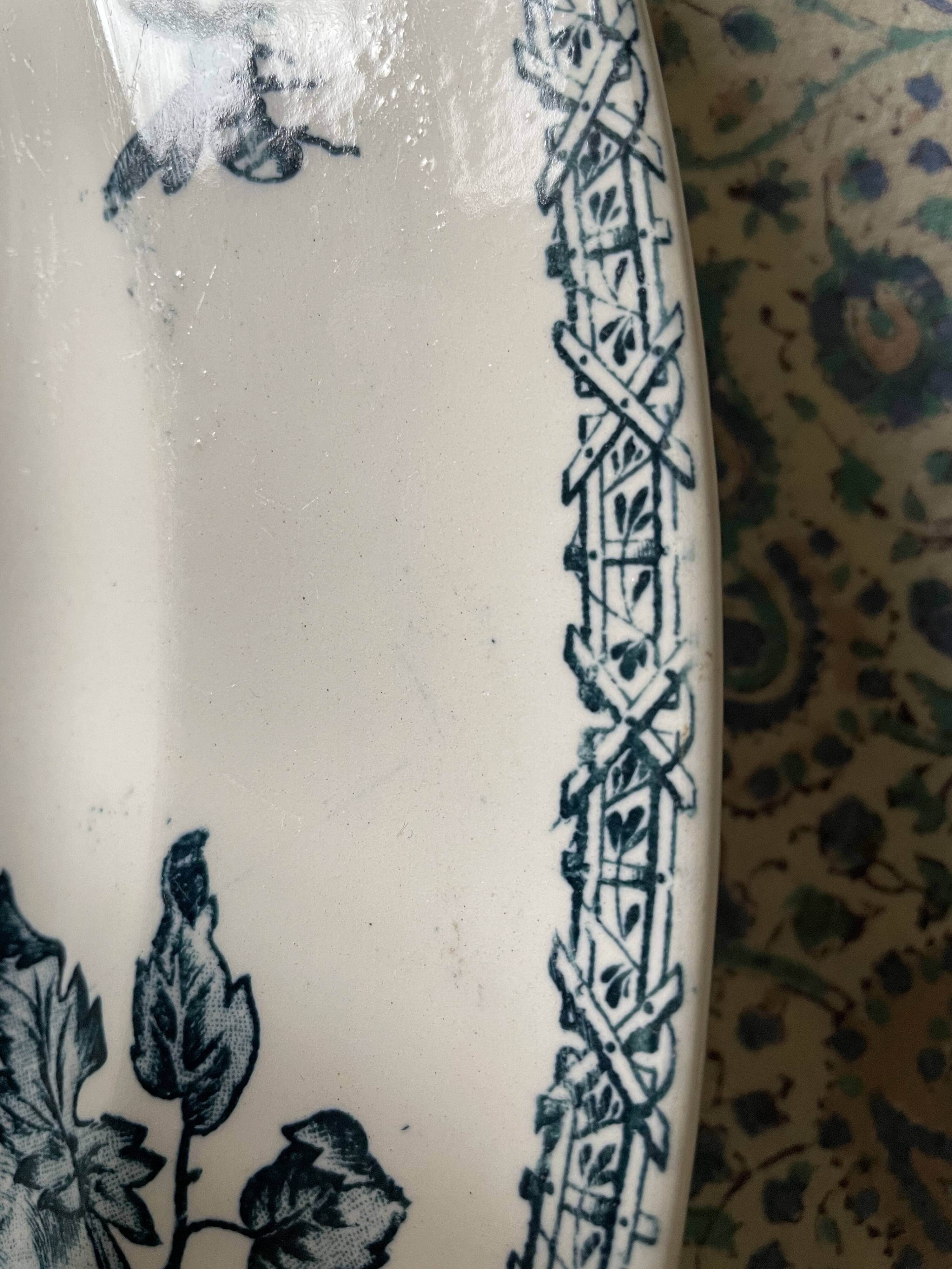 Iron earth serving dish