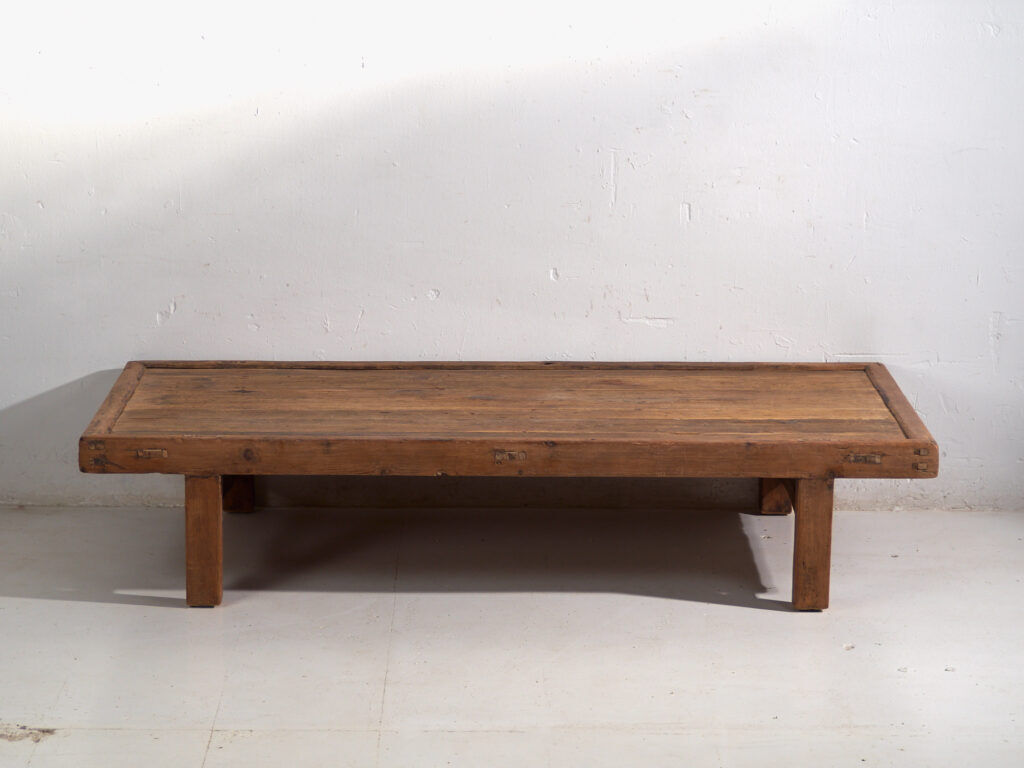 Kang table, antique pine wood – China, circa 1930
