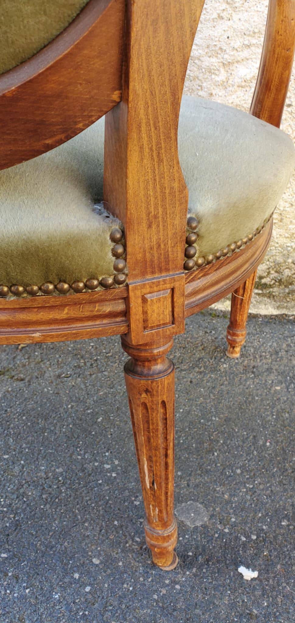 green medallion armchair