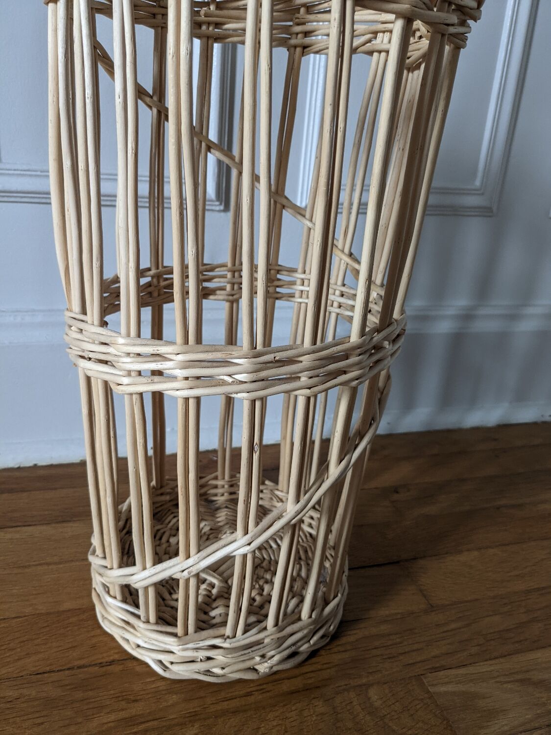 Rattan umbrella door