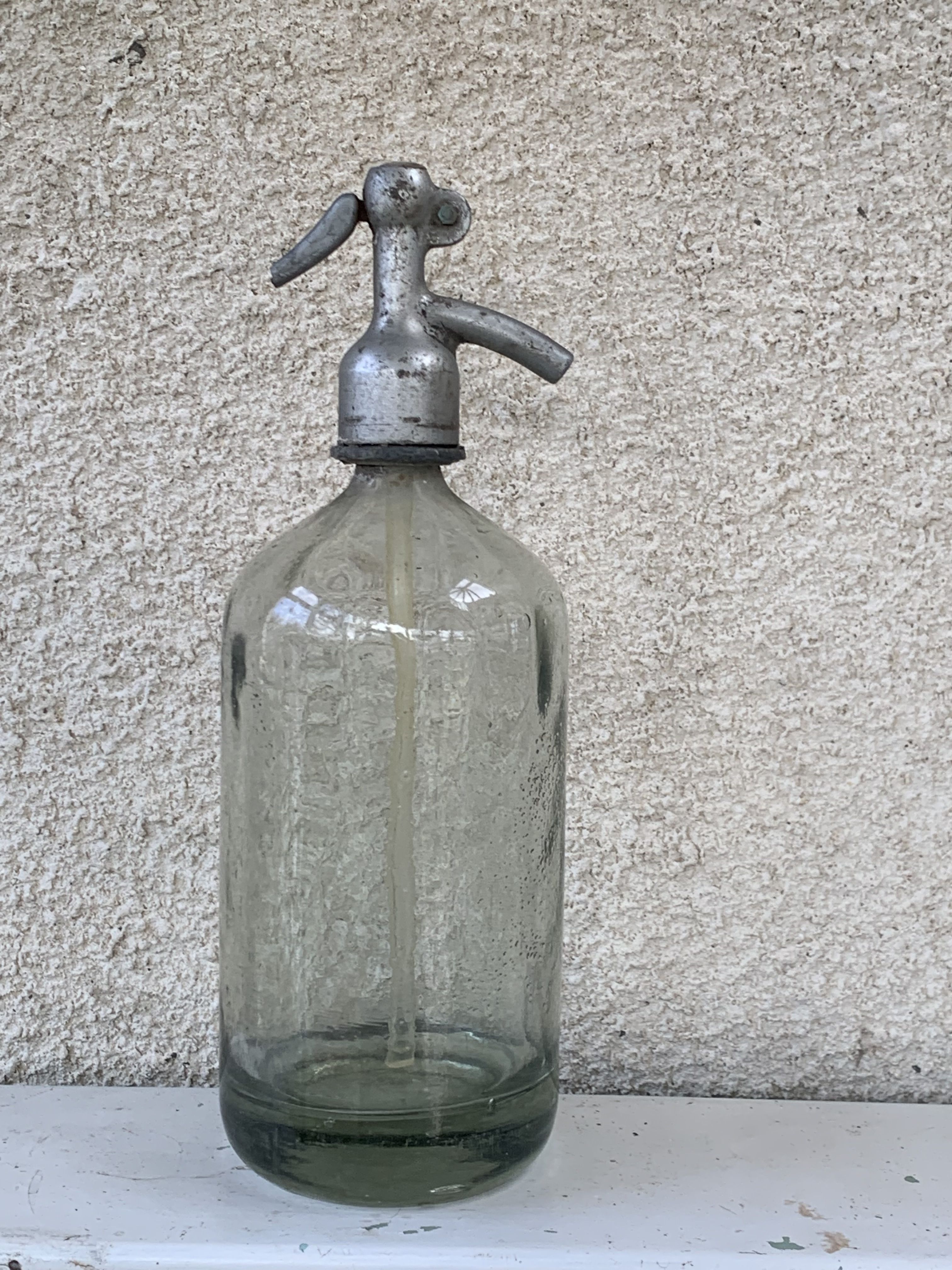 Transparent glass siphon, very thick bottom and metal cap