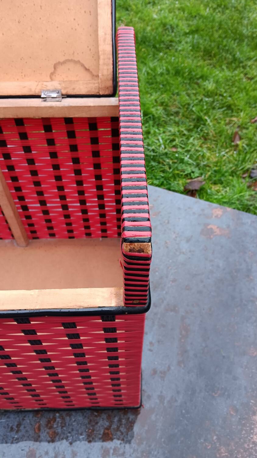 Vintage storage chest or laundry basket