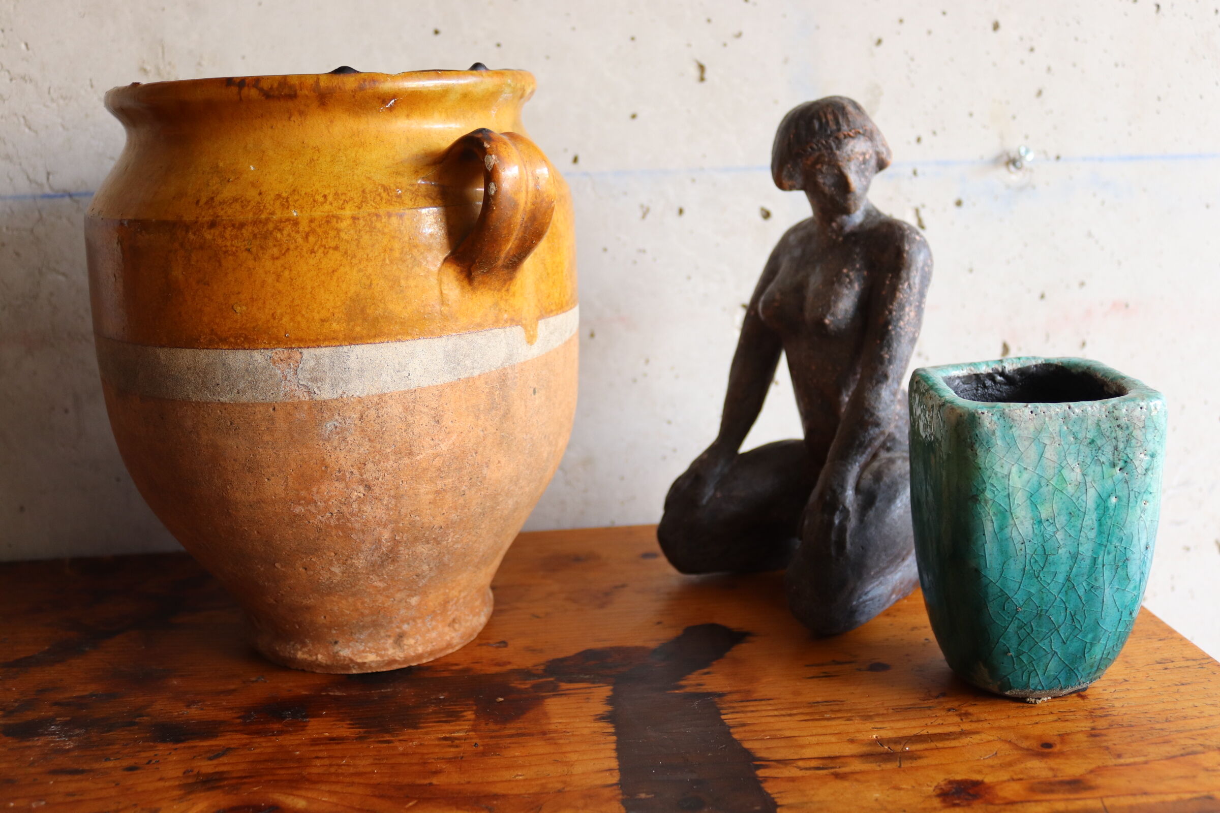 Varnished candied pot yellow