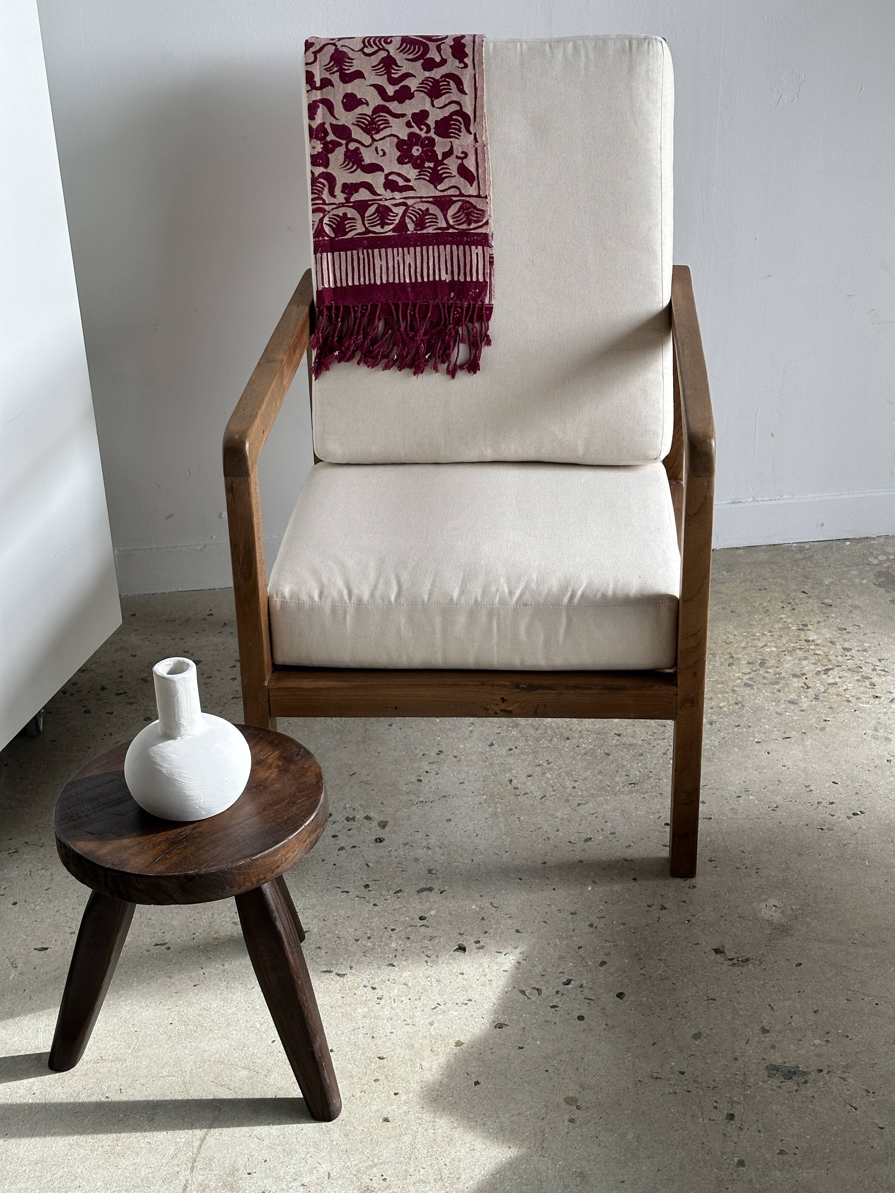 Armchair in natural wood (teak) minimalist design