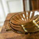 Le plat en verre irisé