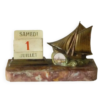 Perpetual calendar decor boat art deco