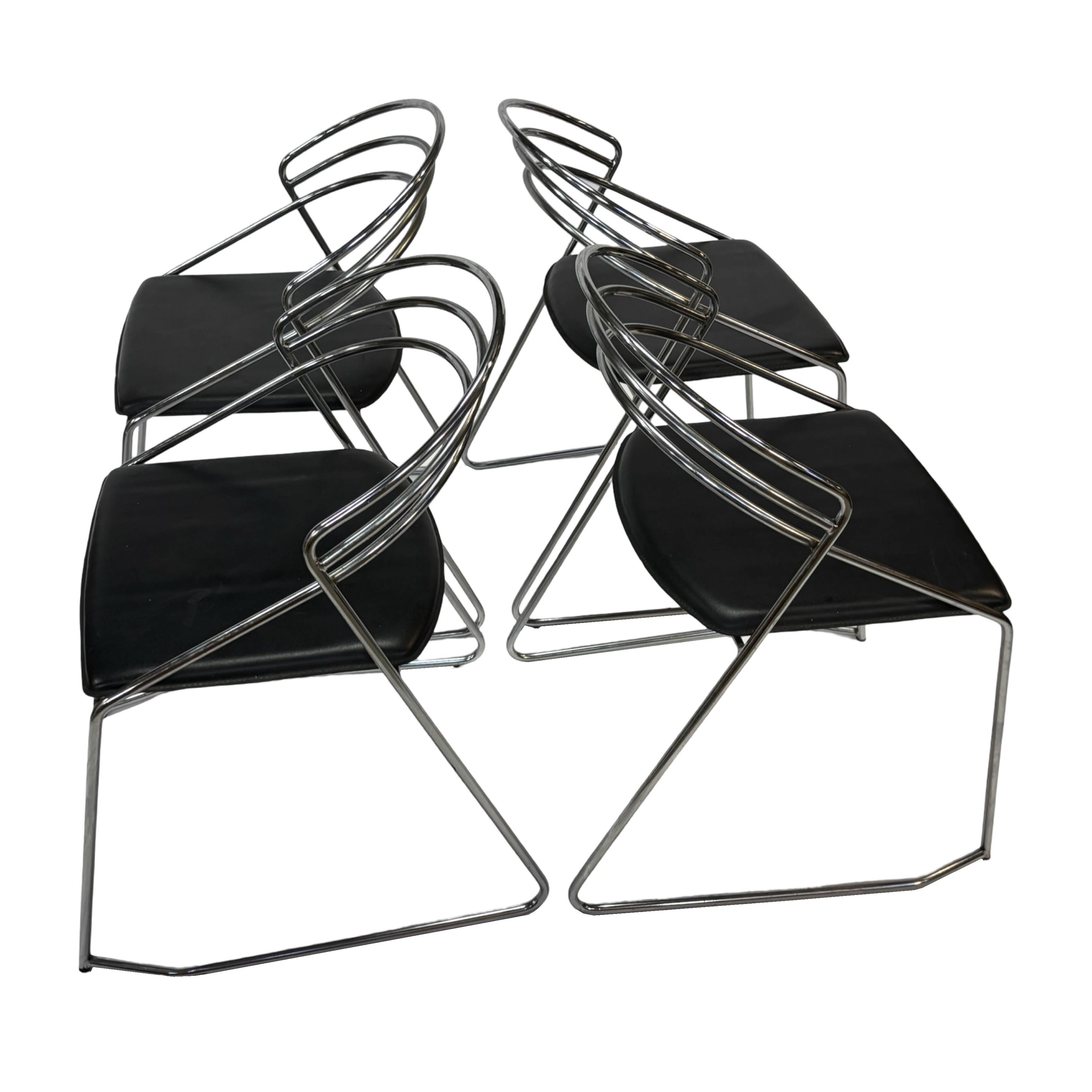 4 chaises minimalistes en fil d'acier chromé, années 80