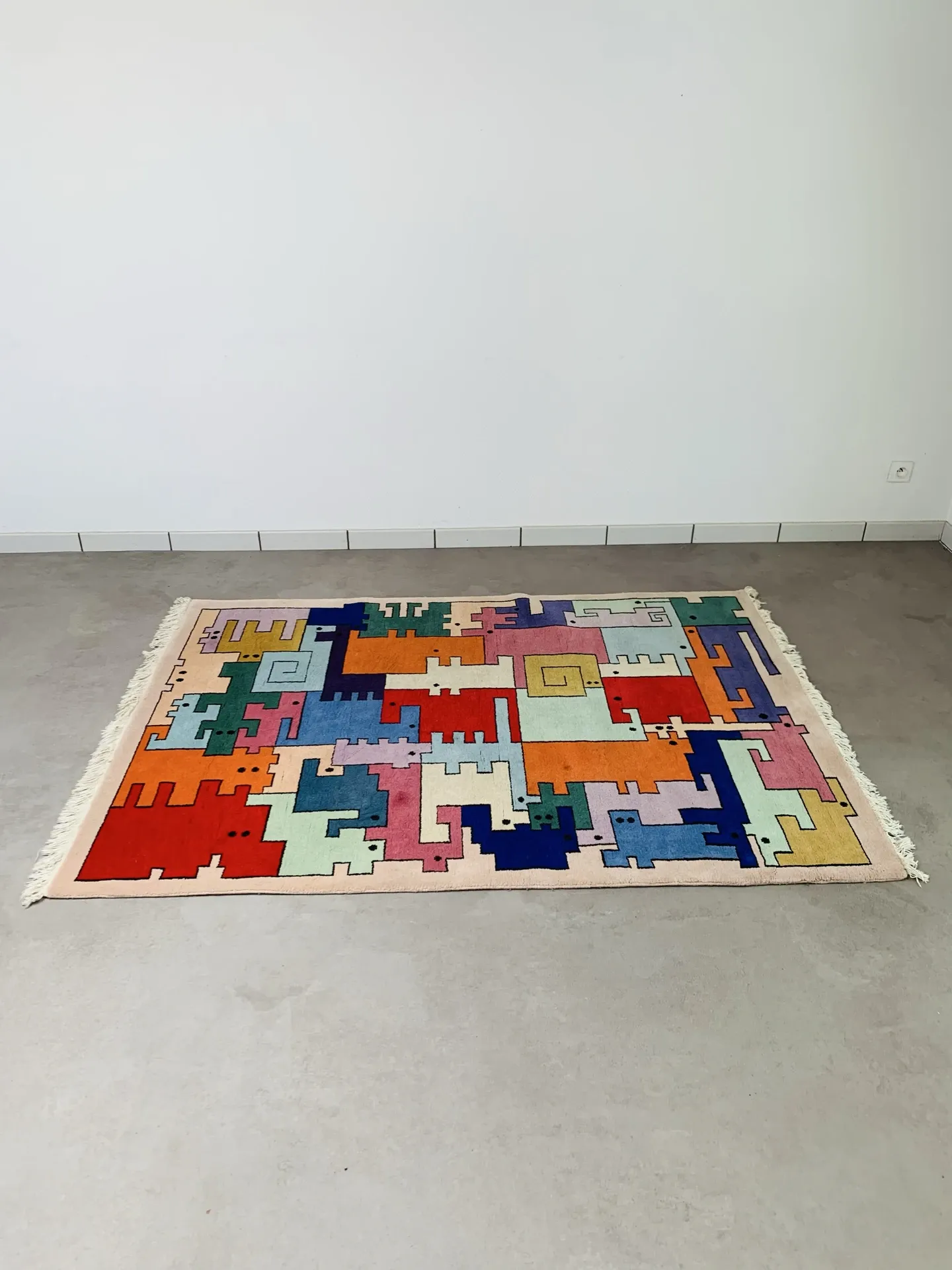Geometric animal/Tetris rug, vintage