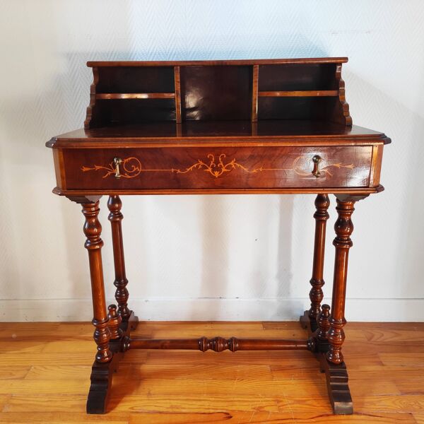 Bonheur-du-jour, bureau de dame de style Napoléon III en marqueterie