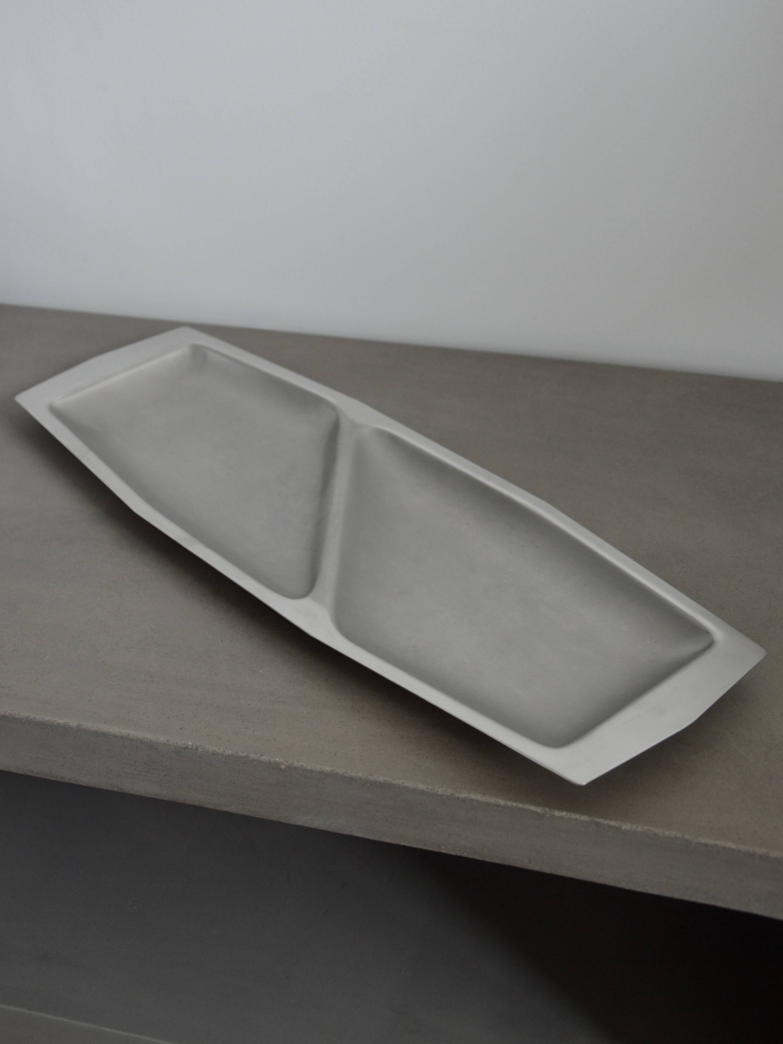 Long Plateau Vintage Metal Design Space Age / Futuristic / 70's