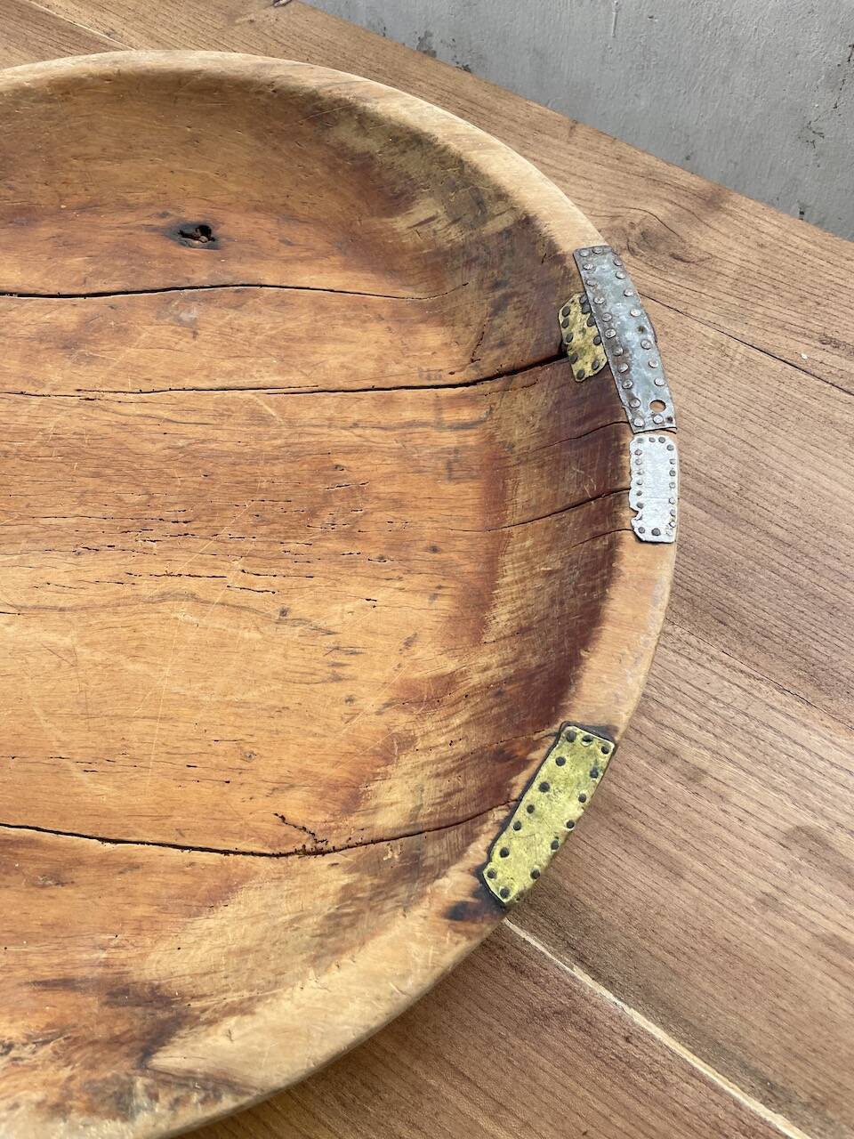 XL round wooden Tuareg dish