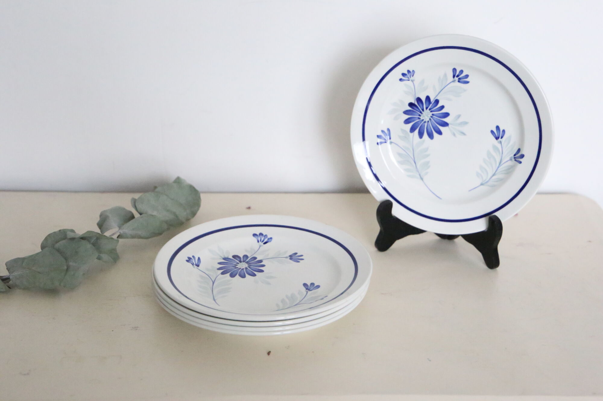 Dessert plates x 5, Saint Amand, hand-painted pattern, floral, French manufacture, vintage