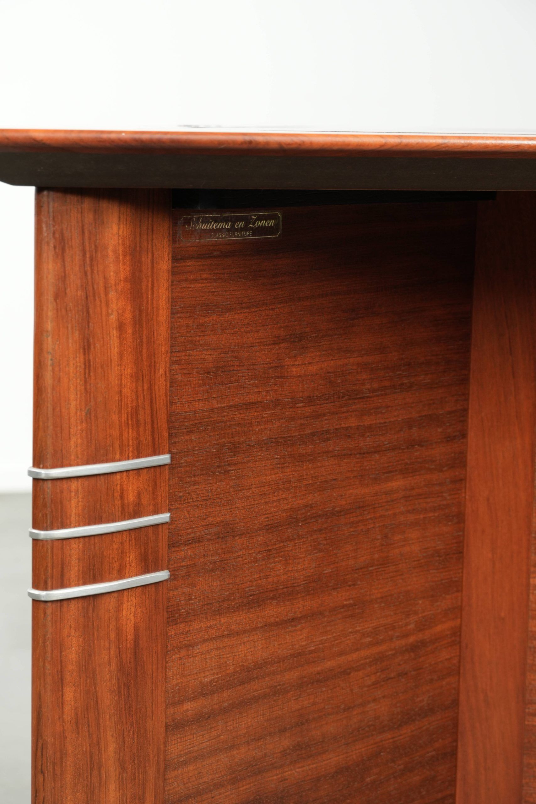 Luxury Art Deco design side/coffee table in triangular shape