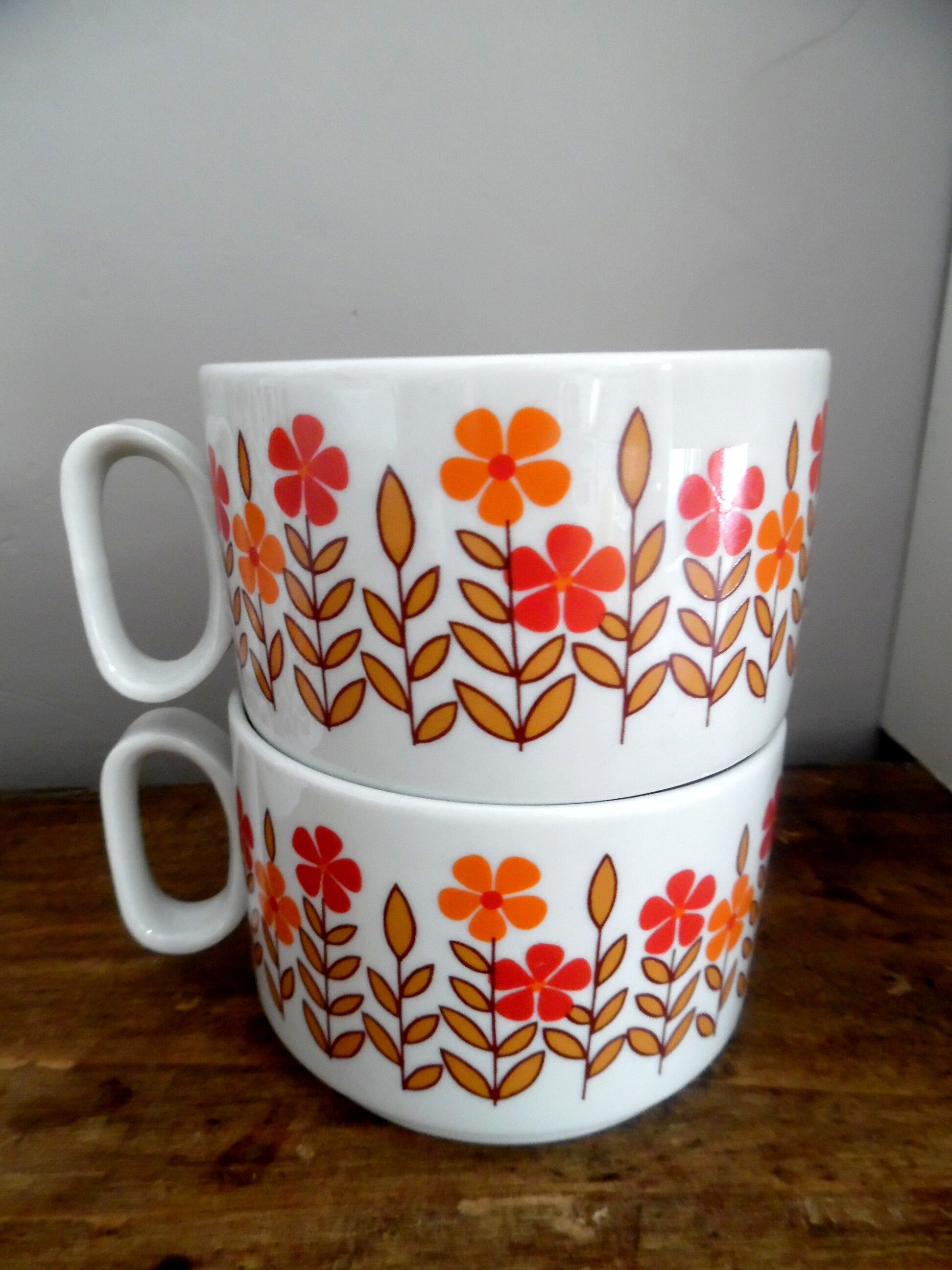 Lot de 4 tasses petit déjeuner année 70