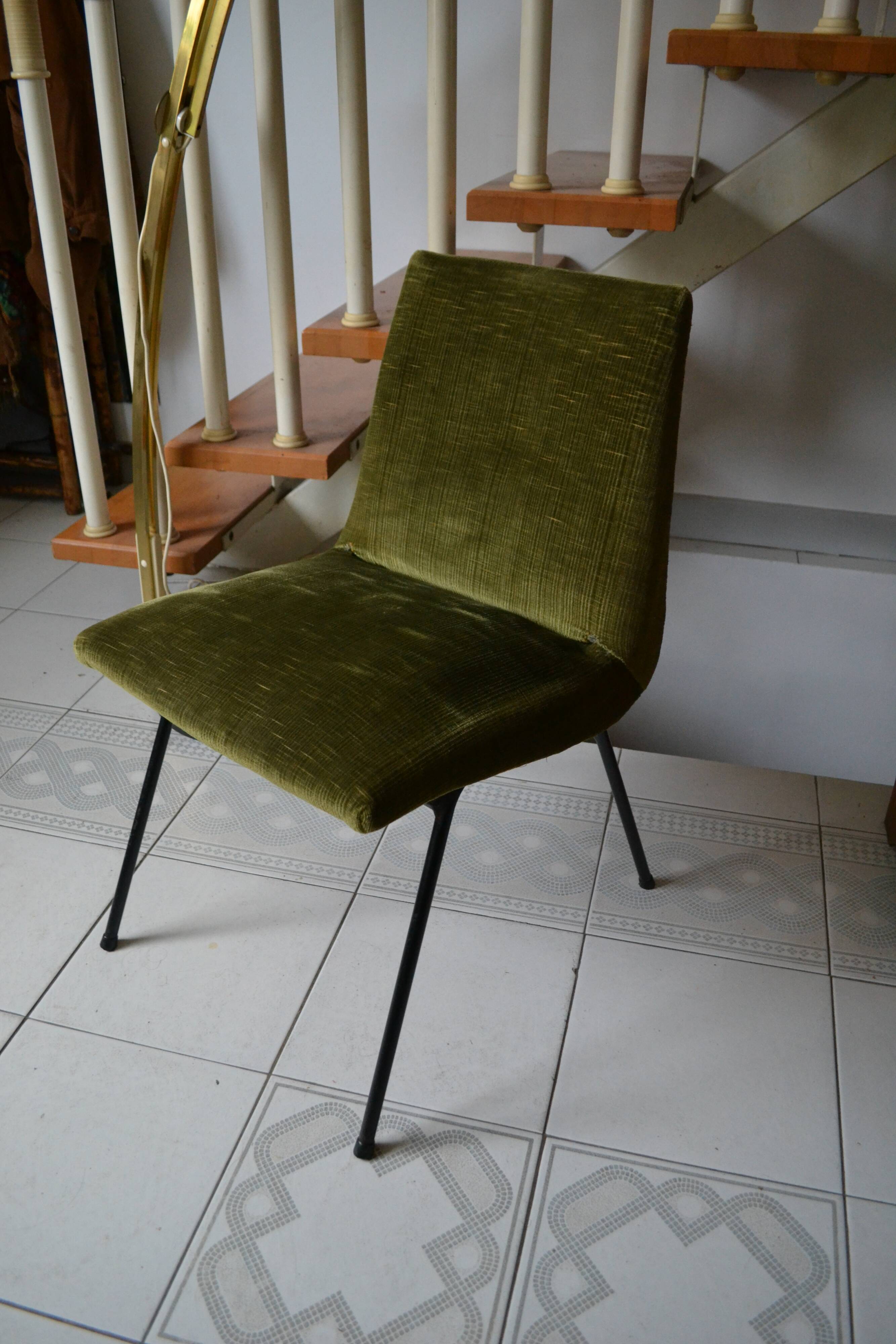 Pierre Paulin chair for 50s TV furniture