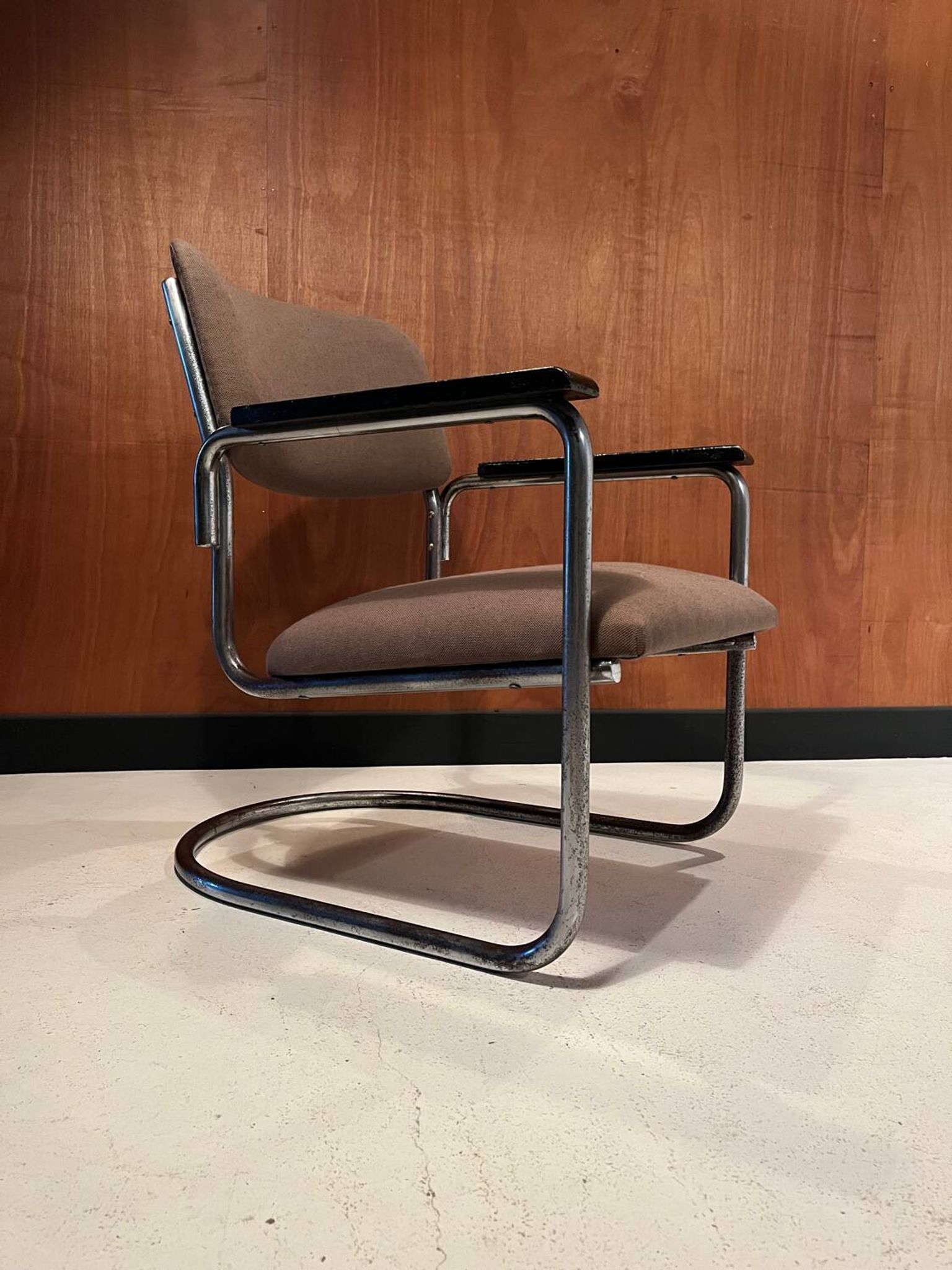 Fauteuil moderniste vers 1930