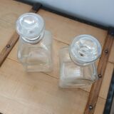 2 carafes / flacons vintages en verre