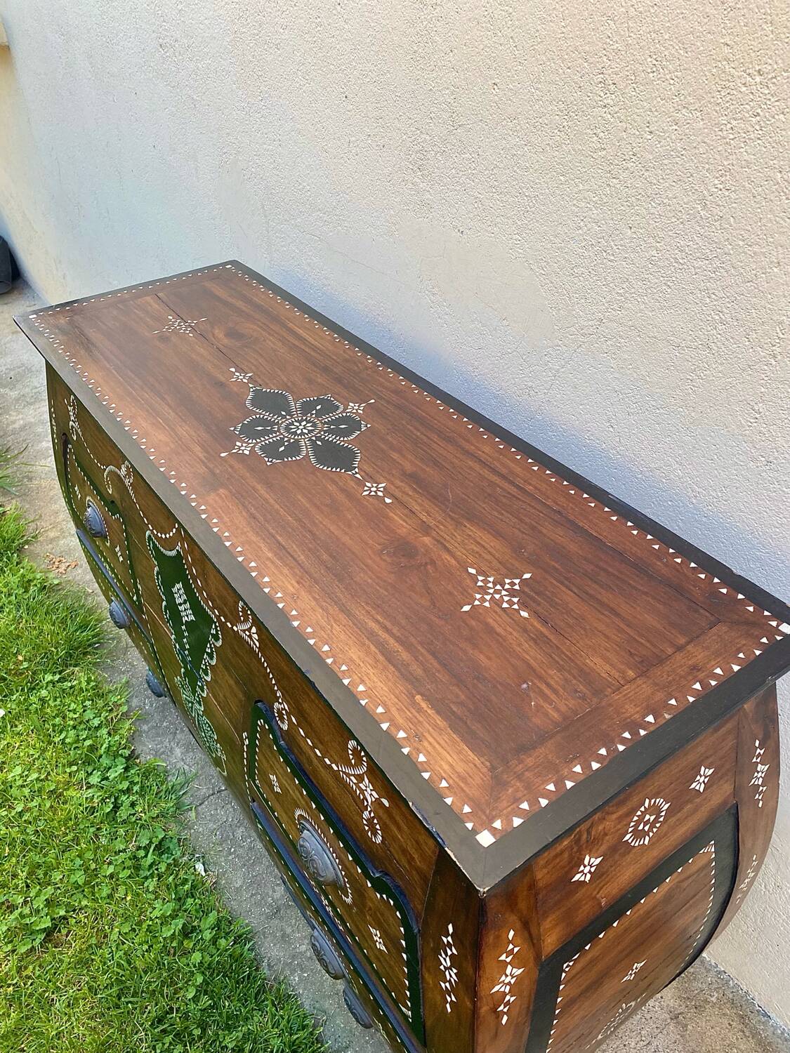 Commode syrienne galbée marqueterie nacre