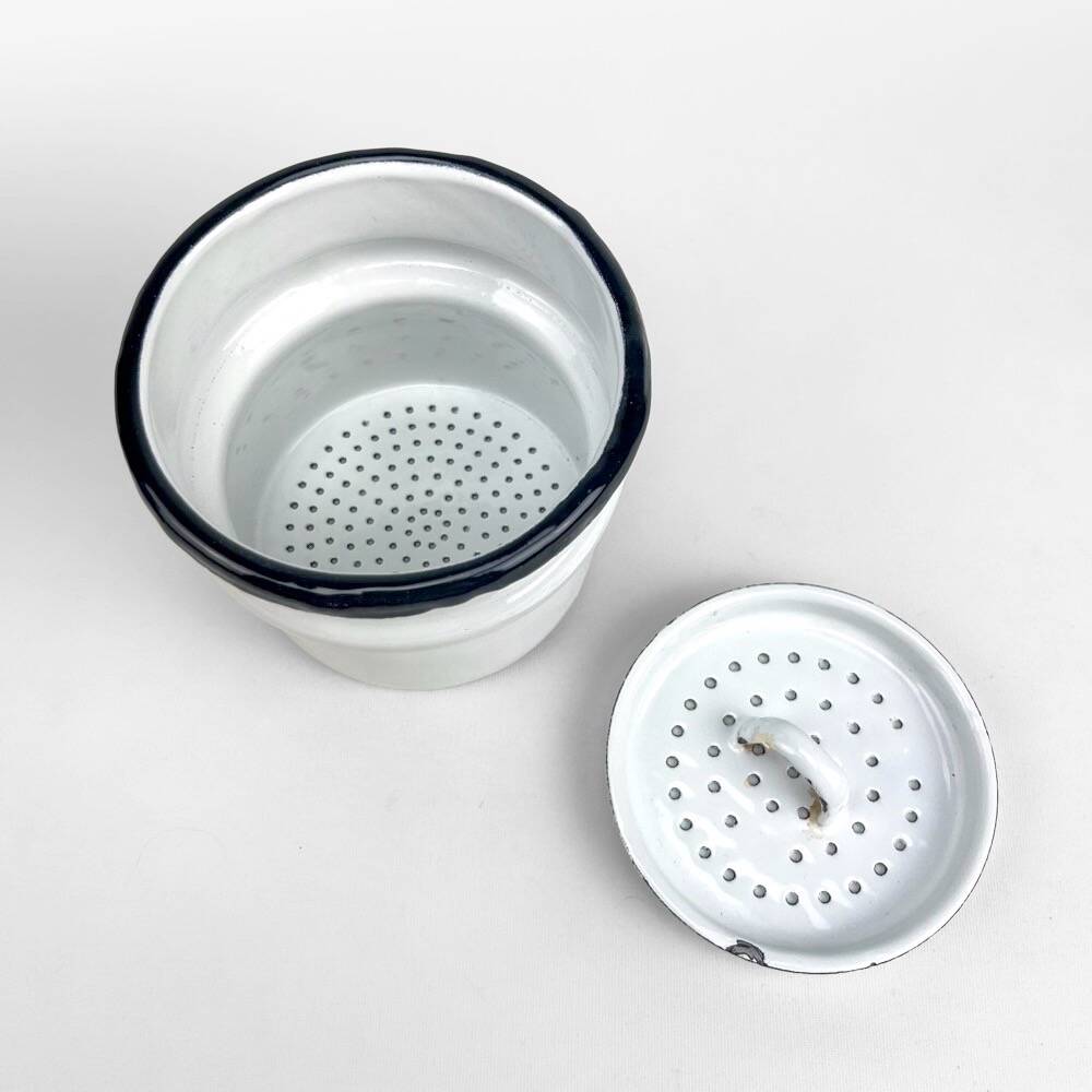 Coffee maker in midnight blue enameled sheet metal