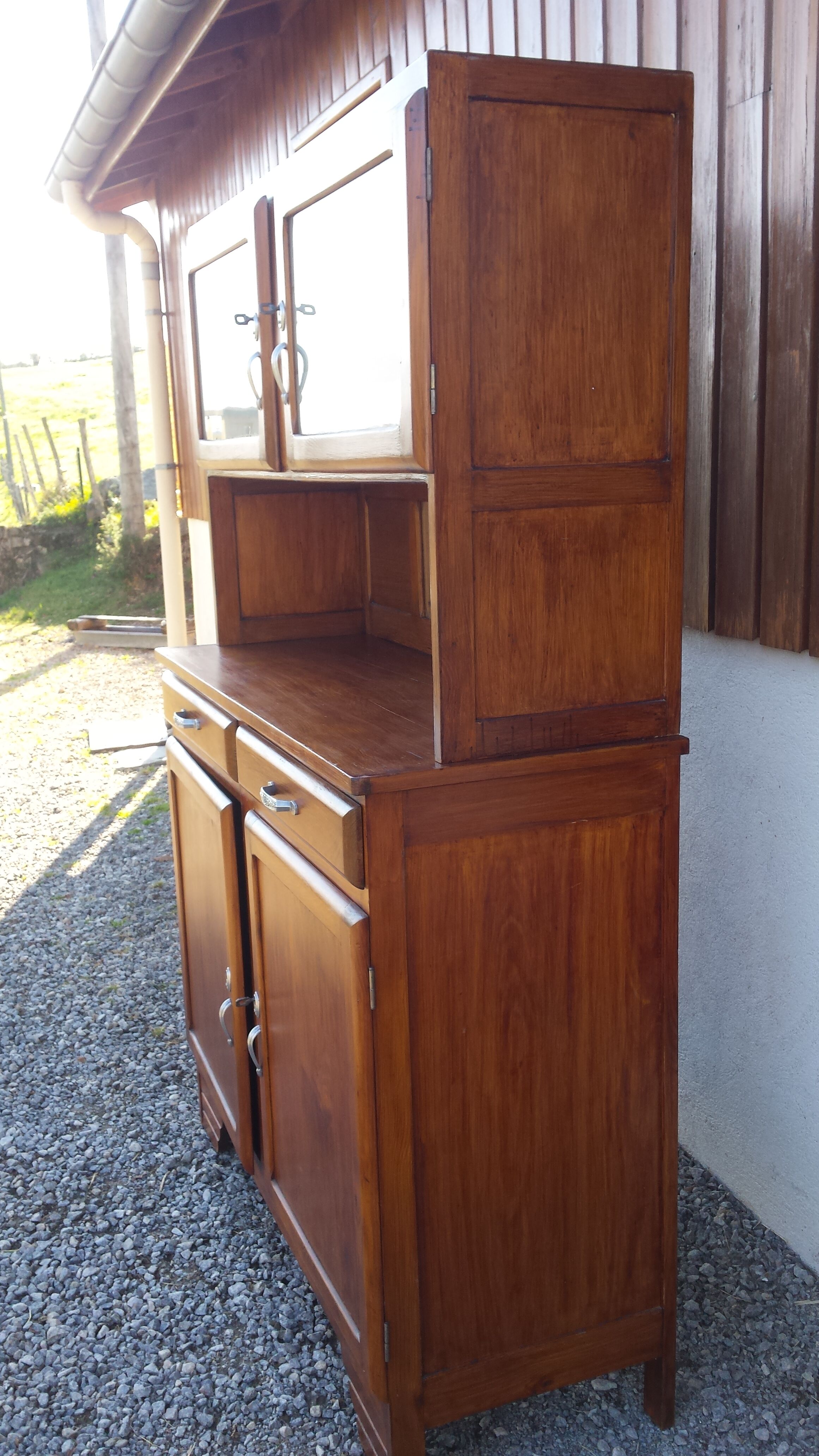 Mado buffet, wooden tray