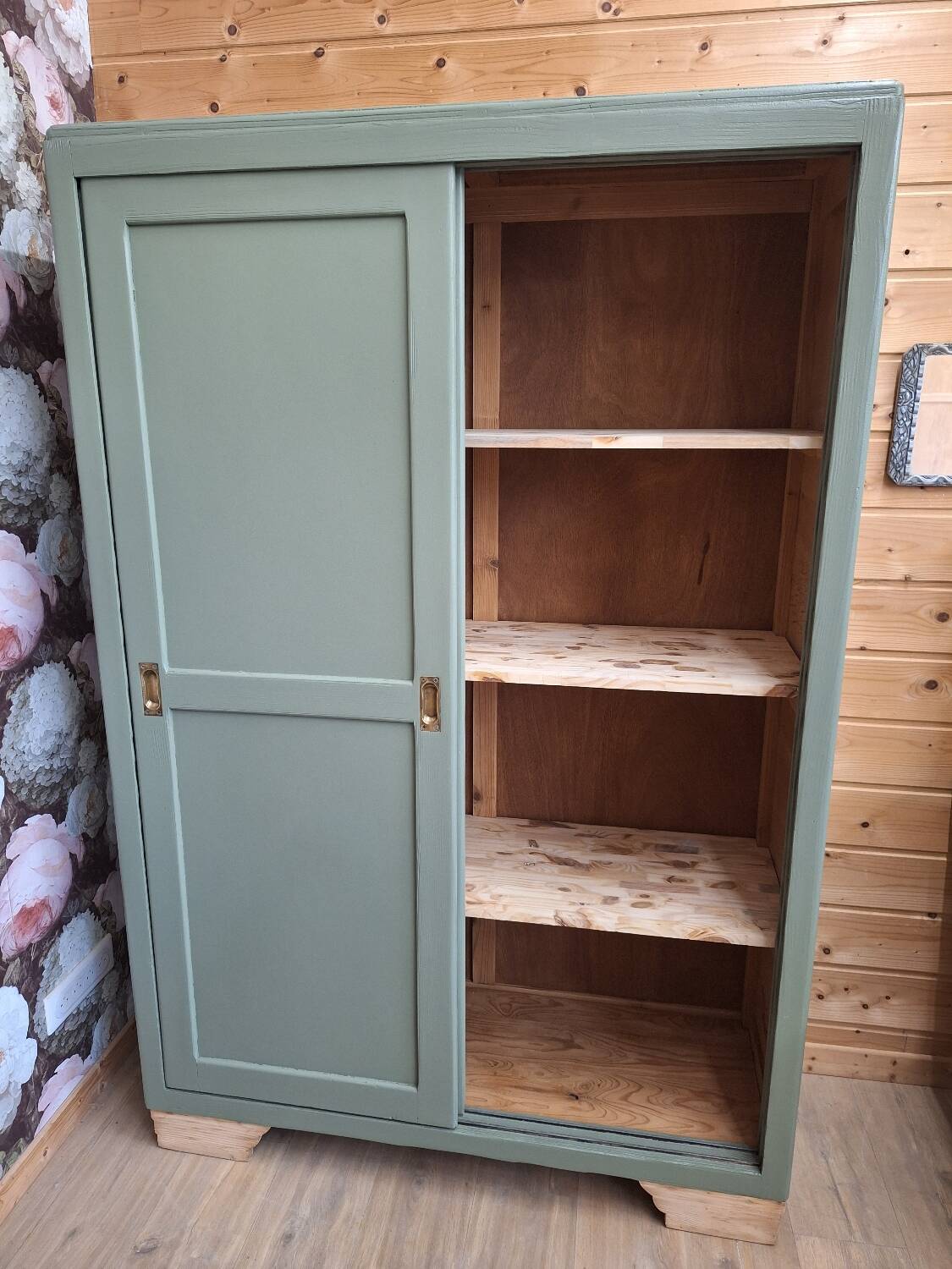 Sliding door wardrobe