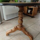 Violin table