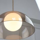 Lampe à suspension italienne en laiton, opaline et plexiglas de l'ère spatiale