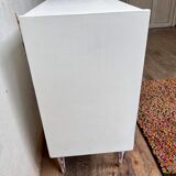 White chest of drawers