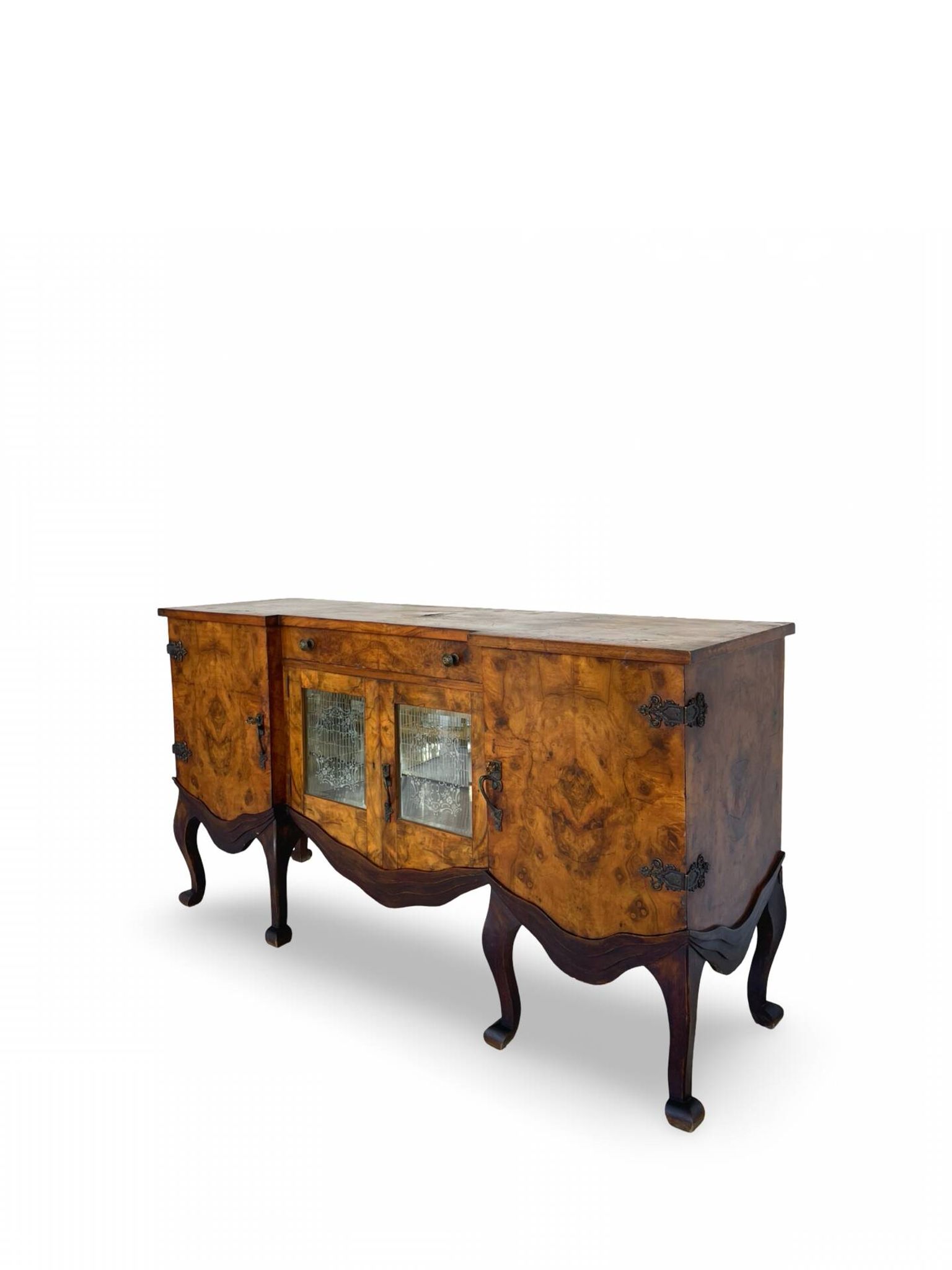 Buffet en noyer burr italien, années 1930.