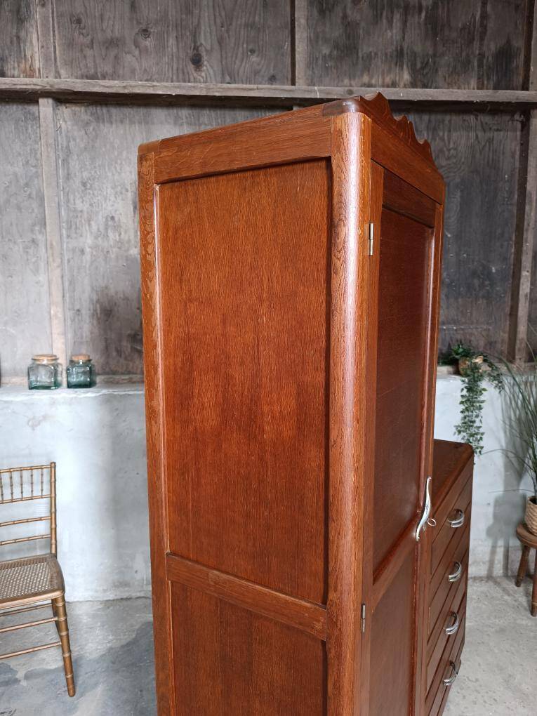 Armoire asymétrique
