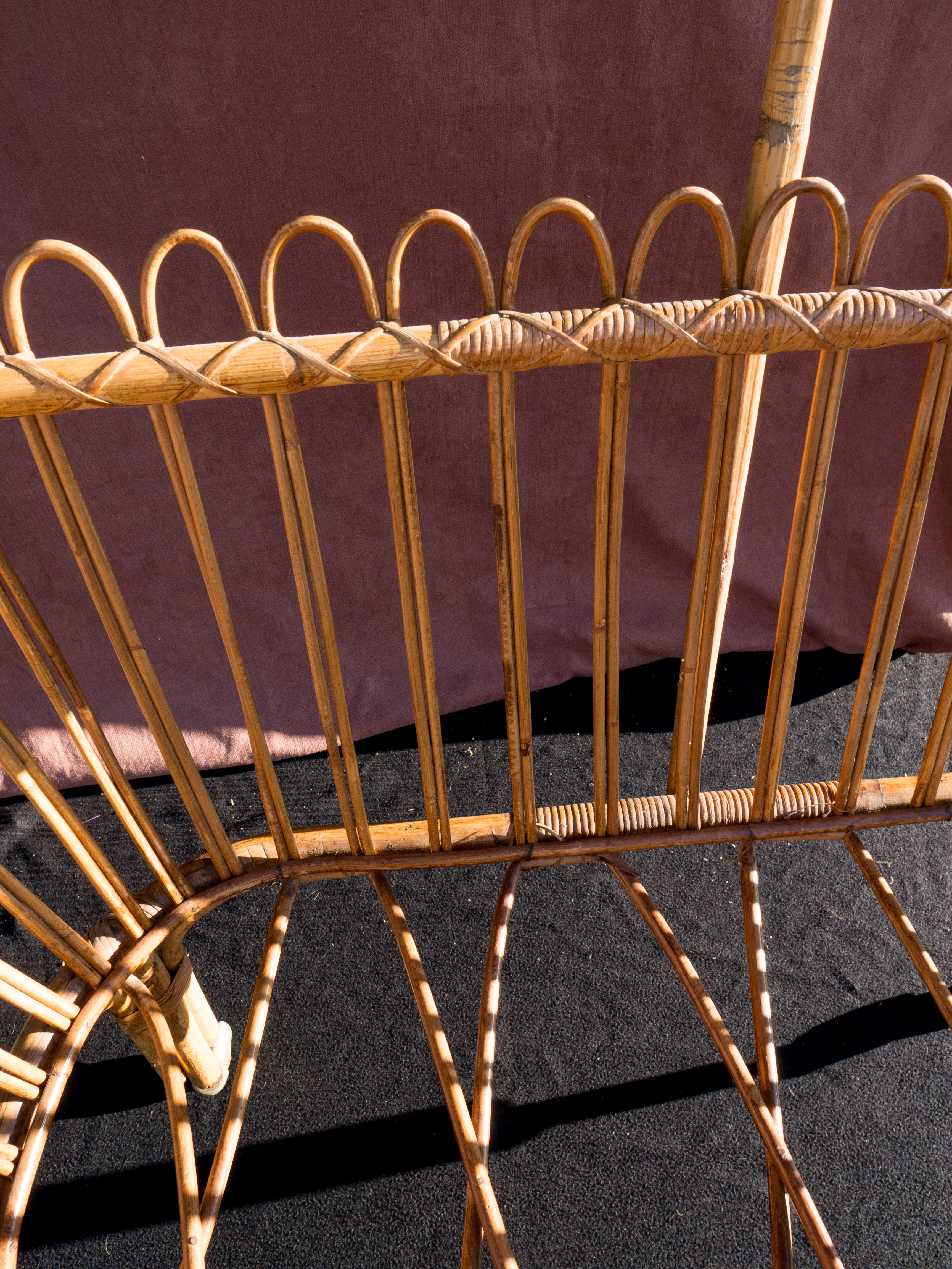 Cradle rattan on feet and swan neck