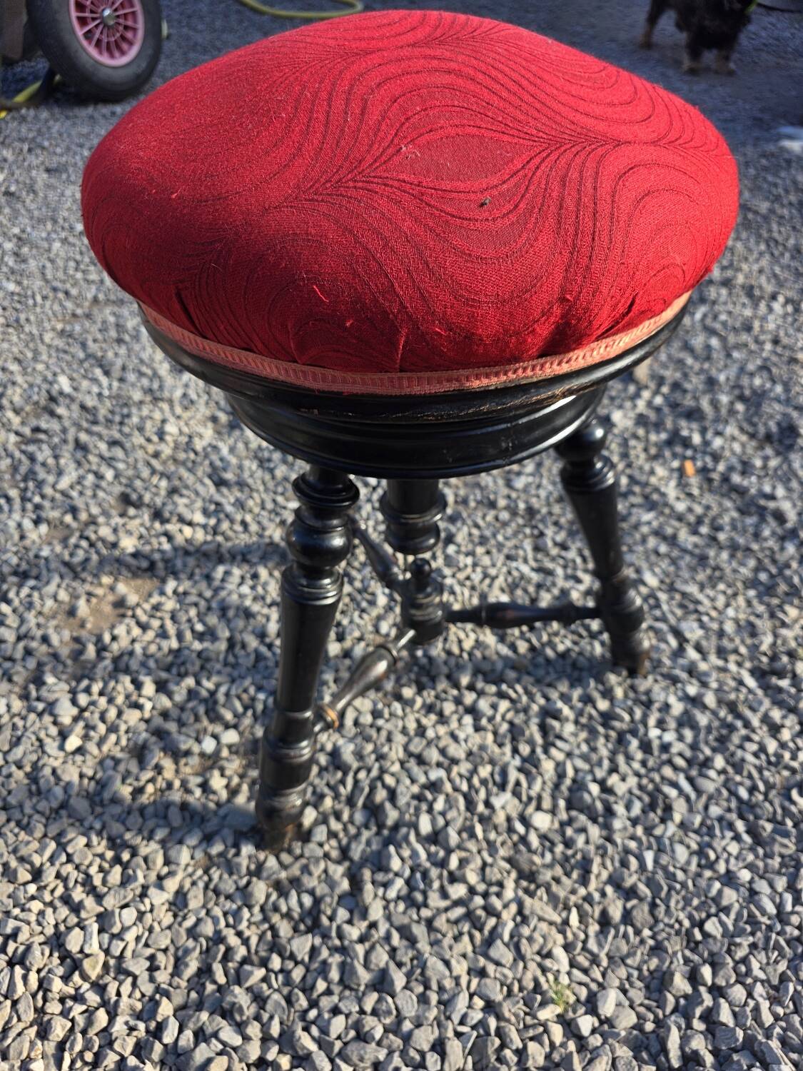 Napoleon III piano stool