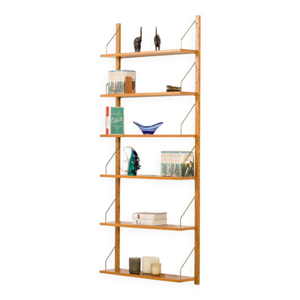 Étagère scandinave des années 60 en chêne doré.