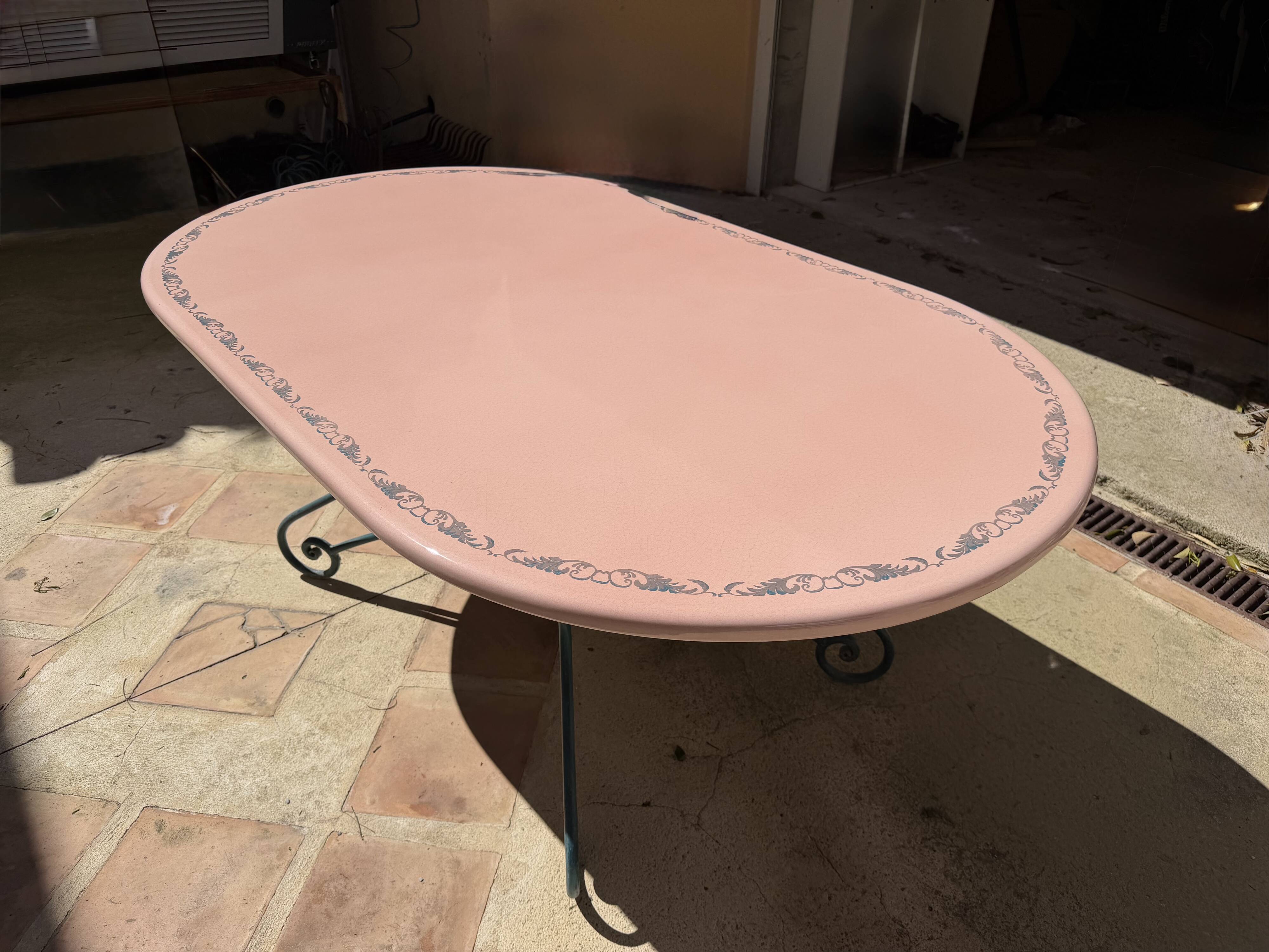Oval table in enamelled lava from volvic