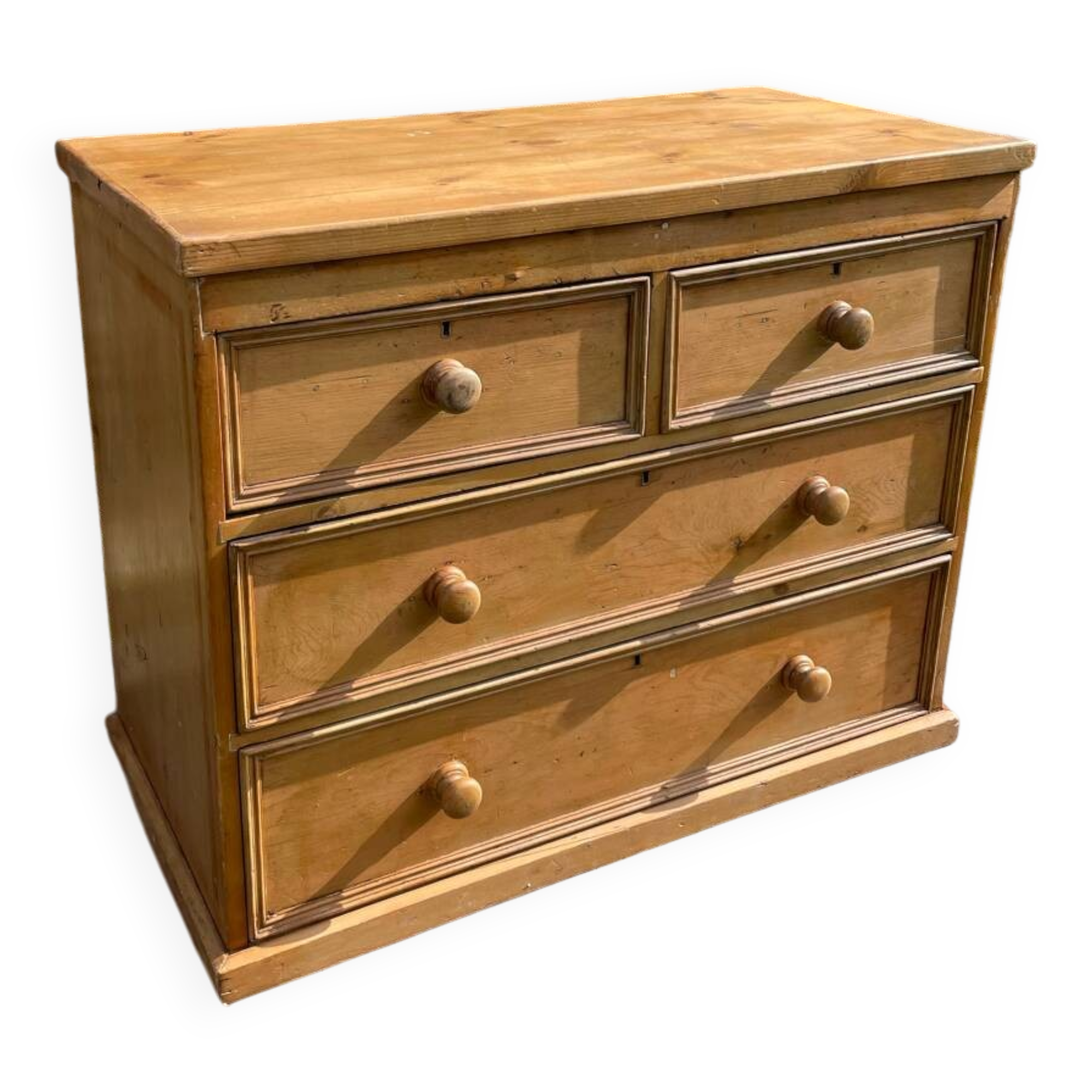 Commode ancienne en bois clair