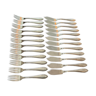 Box 24 cutlery fish .silver metal