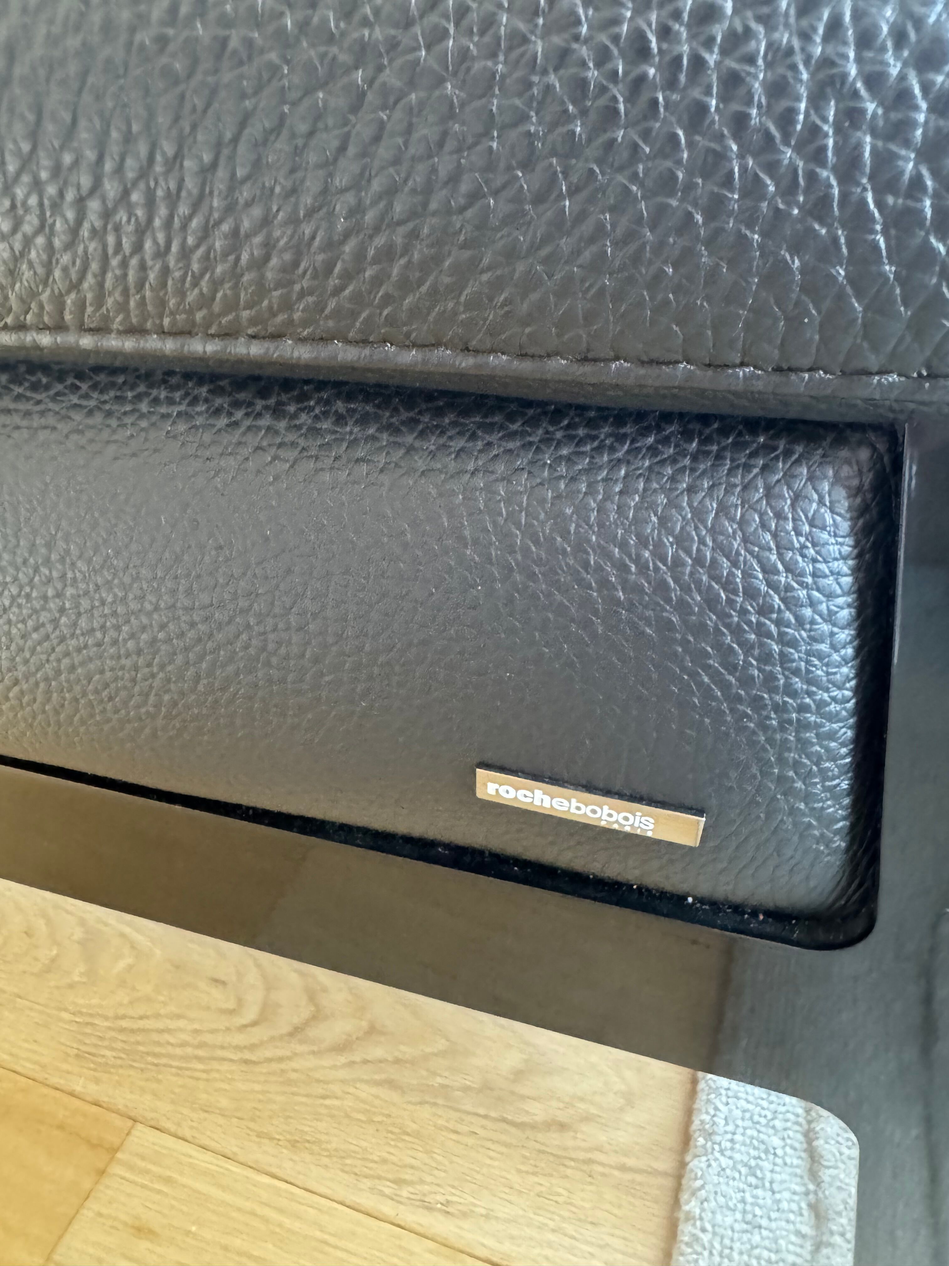 Leather canapés Roche Bobois