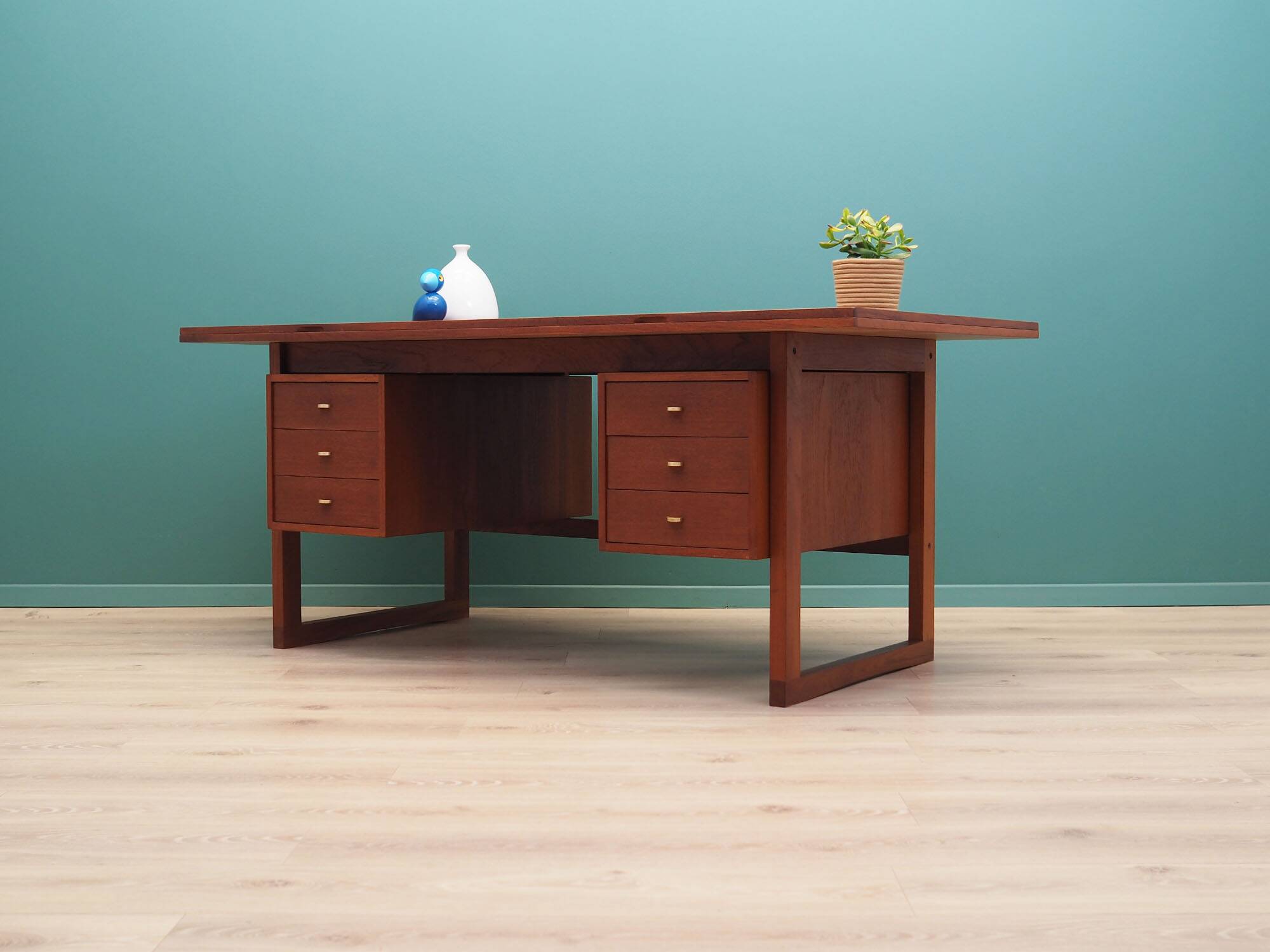 Teak desk, Danish design, 1970s, production: Denmark