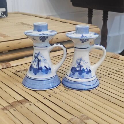2 bougeoirs vintage en faïence bleue de Delft à anses - décor moulin