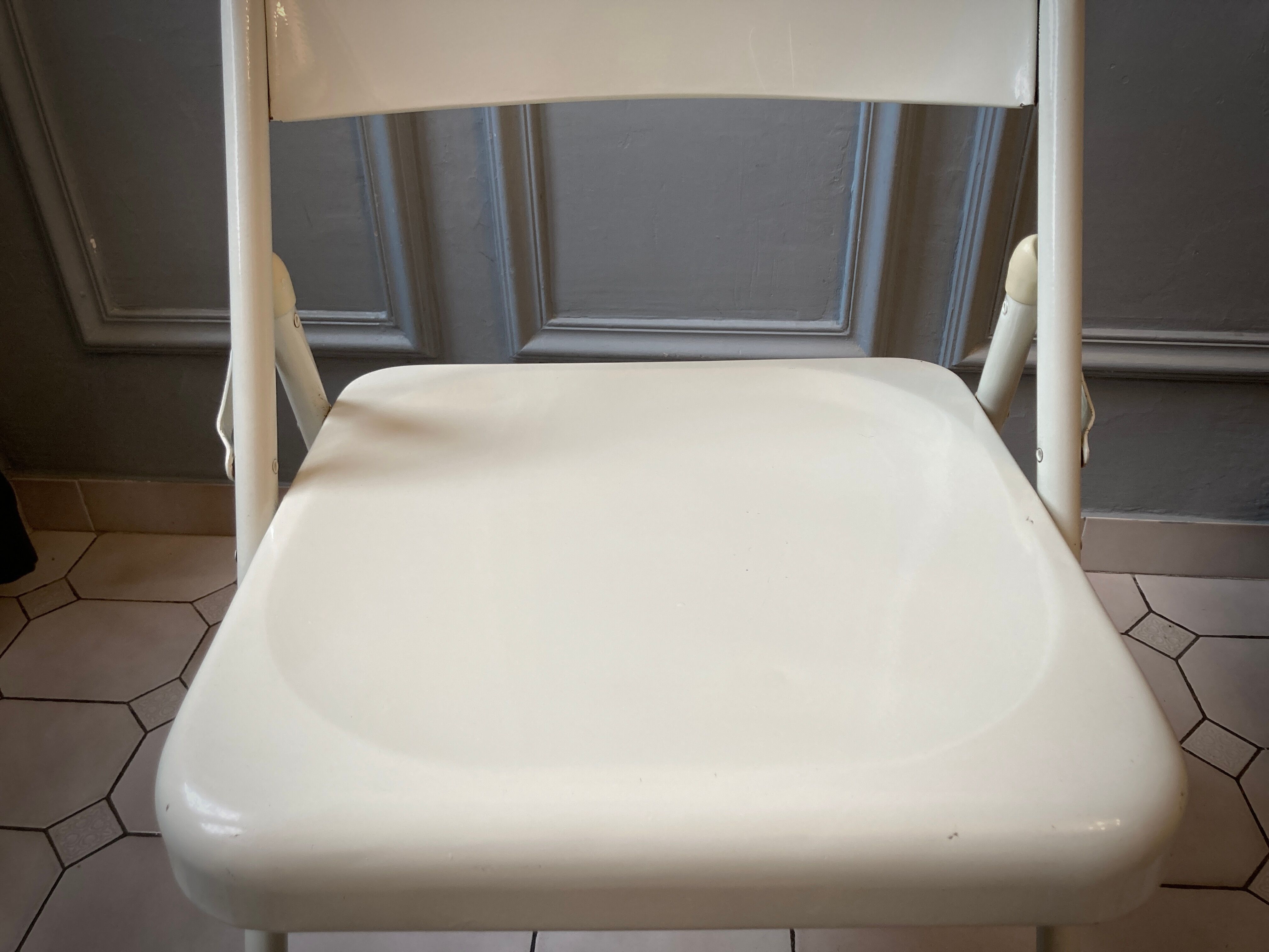 Duo of folding chairs in steel 1980s