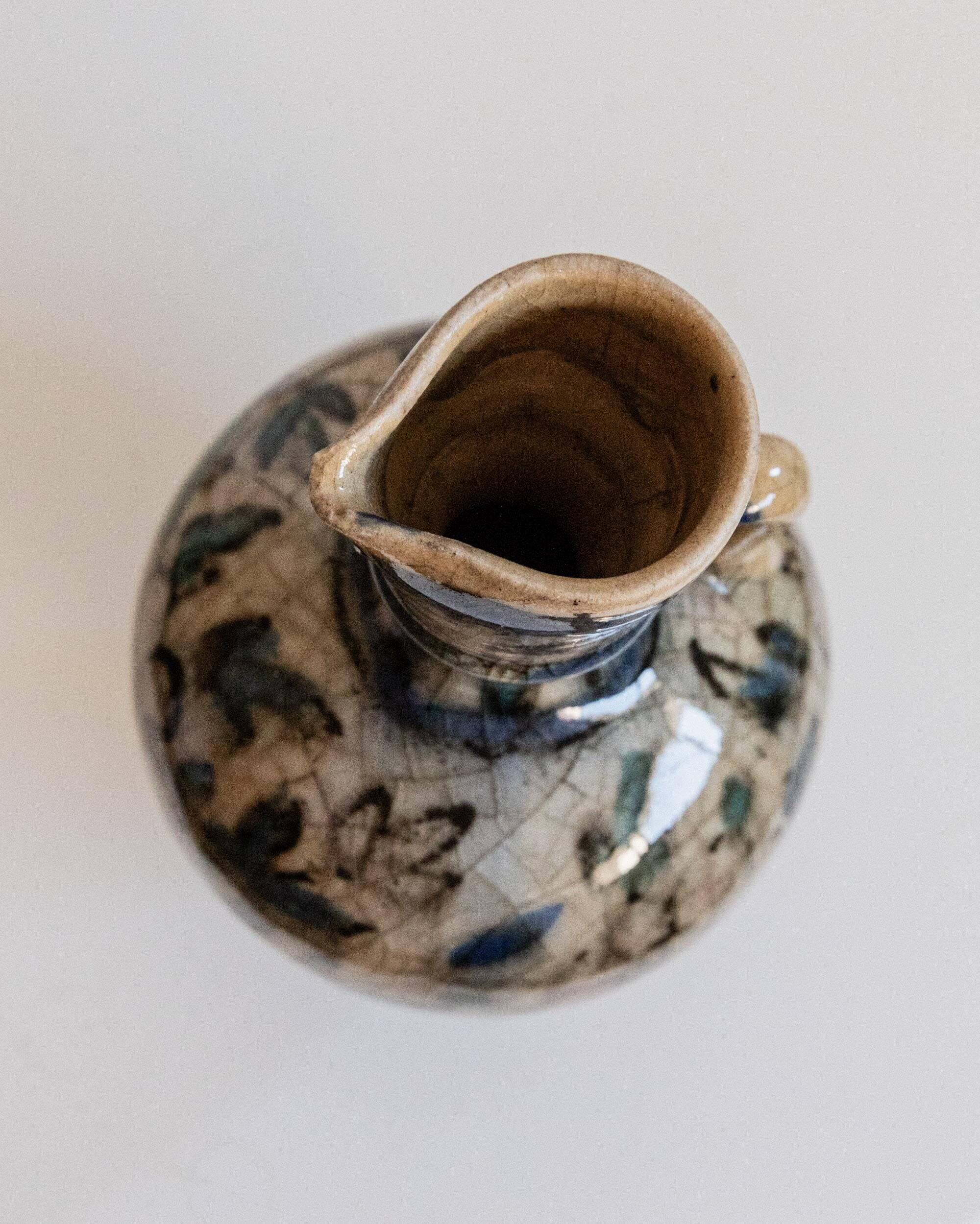 Vase en céramique antique du XVIIIe siècle, peint à la main, design proche-oriental à motif floral avec anse, petit objet d’art décoratif, idée cadeau