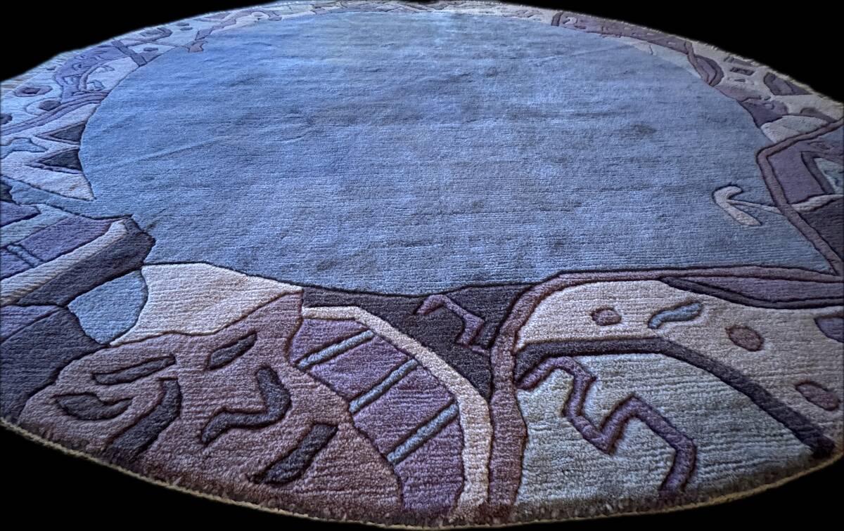 Round Nepalese rug diameter: 200 cm